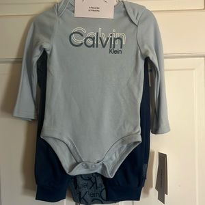 NWT Calvin Klein baby 6-9m 3 piece set